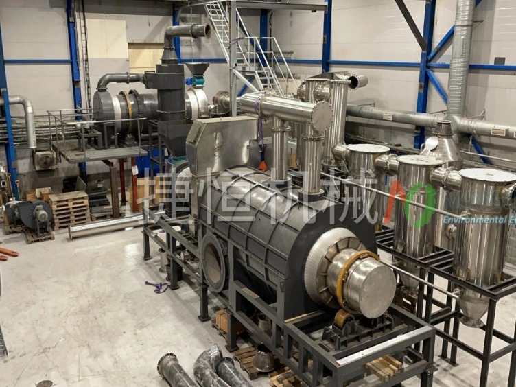 芬蘭炭化機(jī)現(xiàn)場(chǎng)